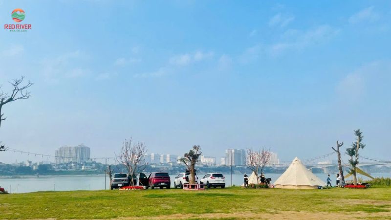 dao-song-hong-mua-xuan